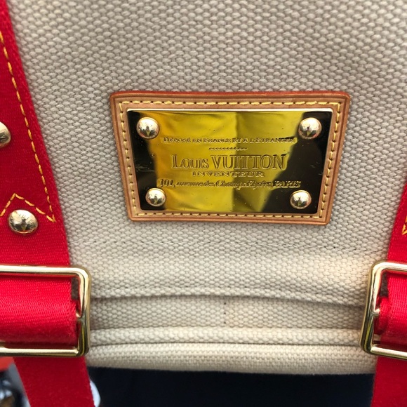 Louis Vuitton Classic Cross Bag - Picture 2 of 3